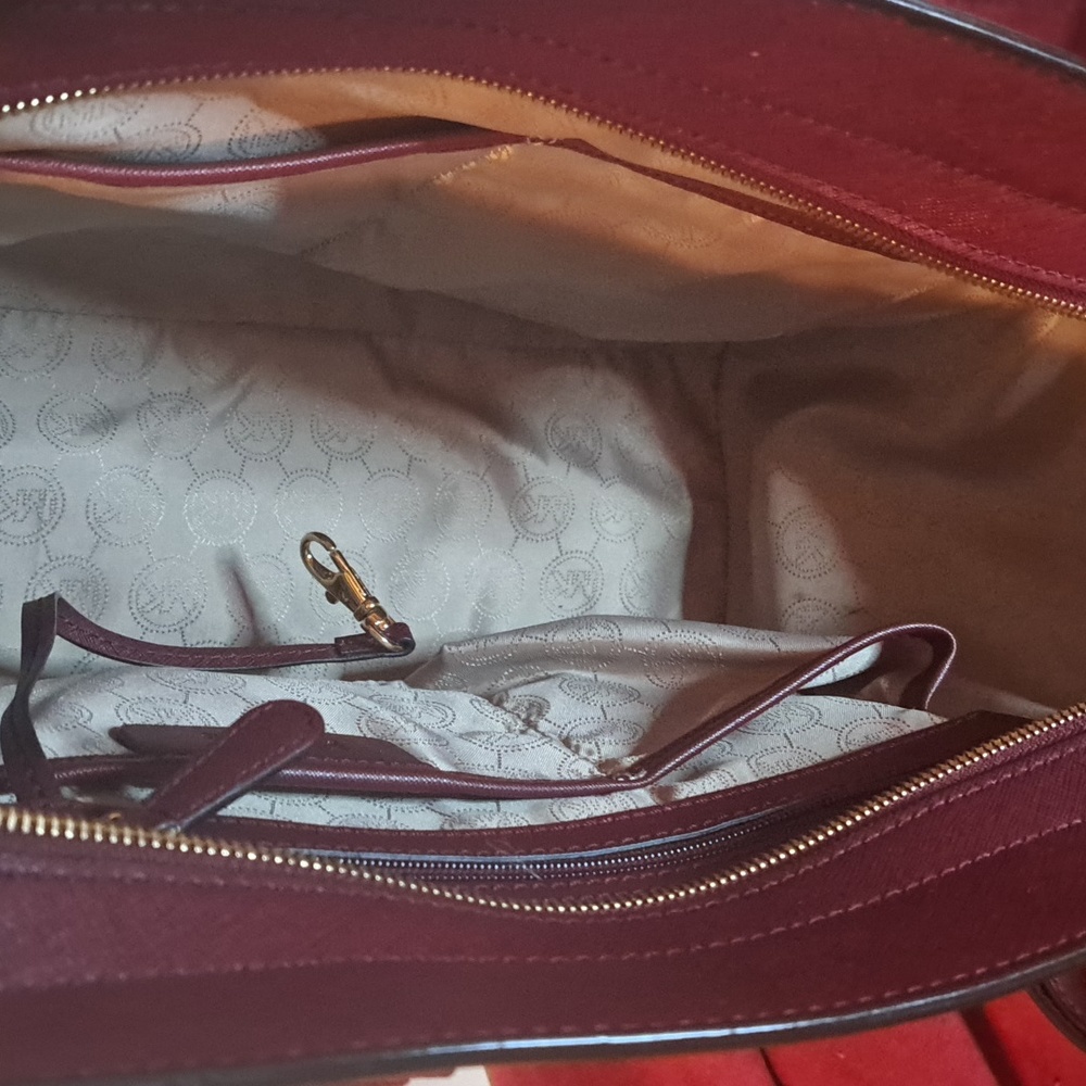 Michael Kors Burgundy Satchel or Crossbody Excellent Condition Like New - Picture 9 of 12